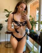 Анкета проститутки Карина - метро Хамовники, возраст - 24